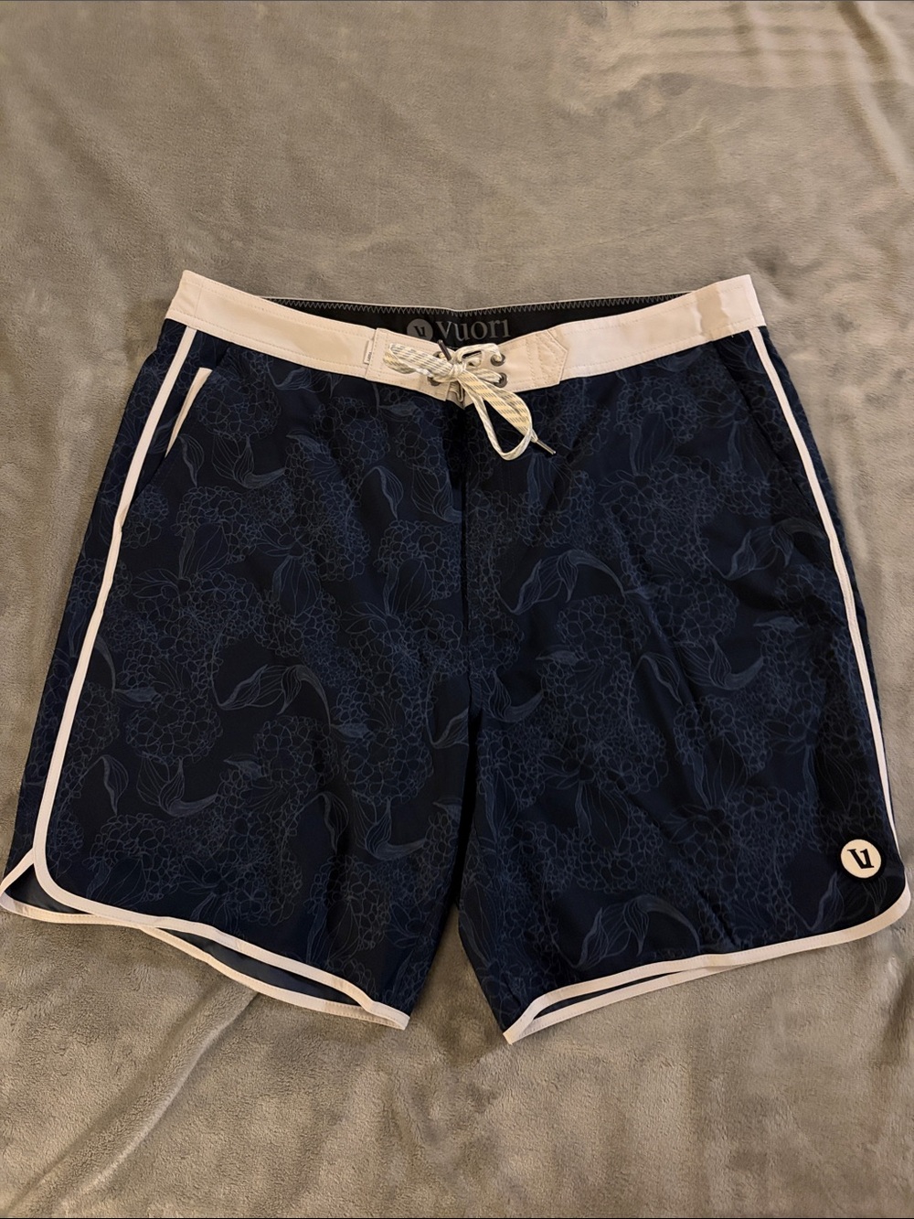 Vuori Navy Floral-Print Swim Cruise Board Shorts 7” with White Trim